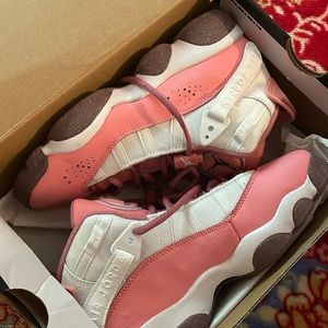 Jordan 6 rings pink color size 5y good condition